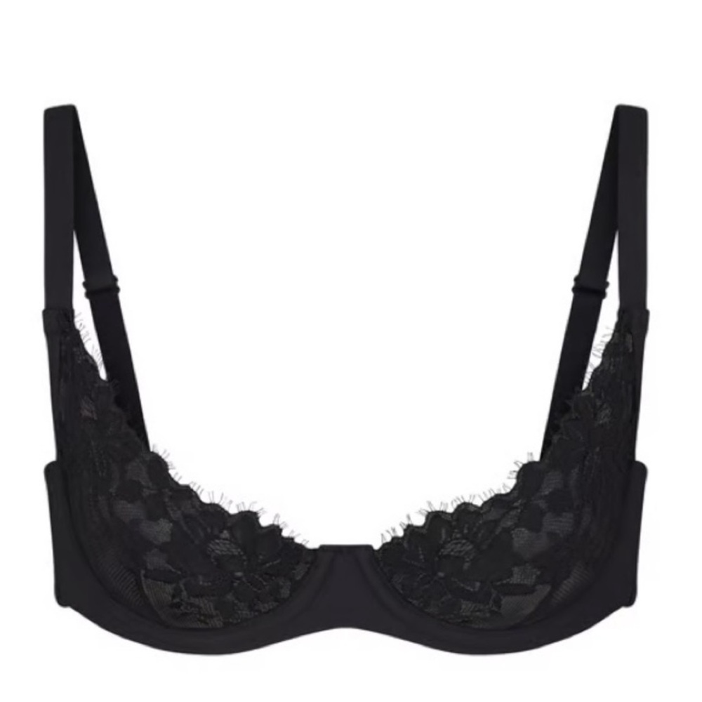 Skims Femme Lace Scoop Bra in Onyx